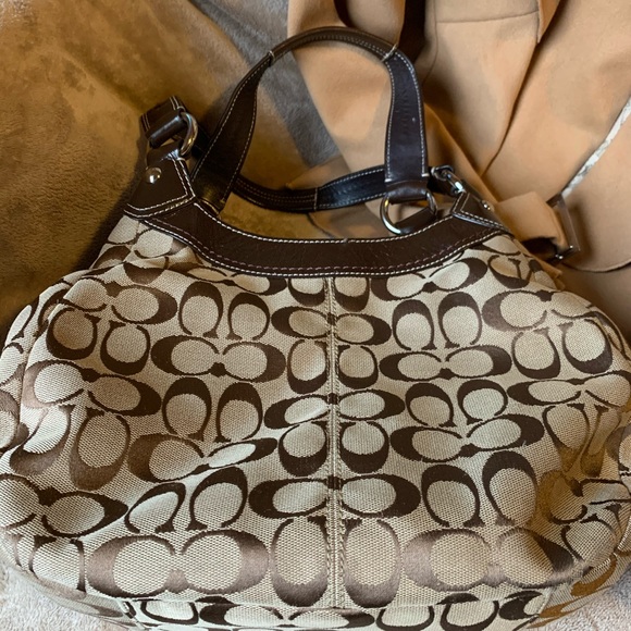 COACH🔅vintage Coach shoulder bag. 👜 Very clean! - Picture 4 of 8